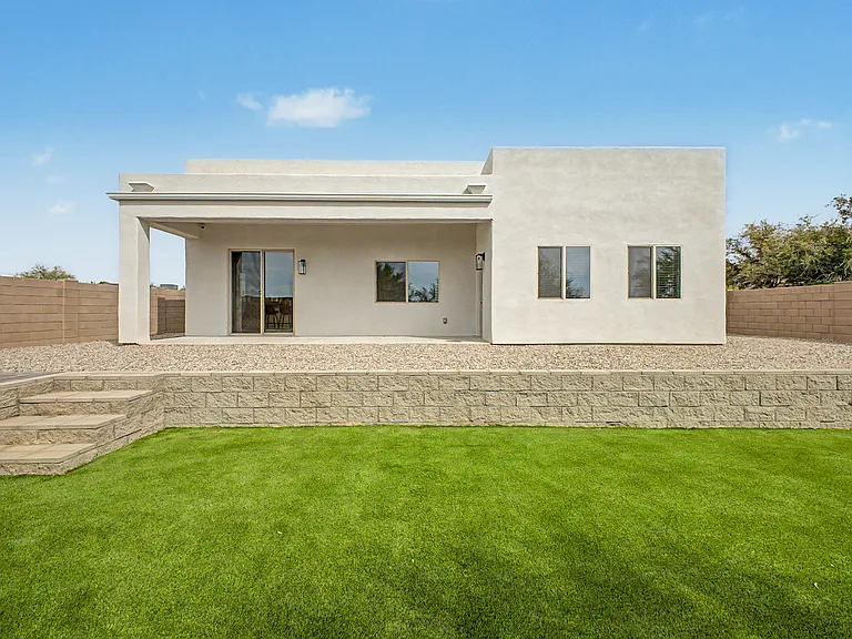 208 S Montgomery Pl — Photo 32