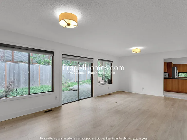 1448 Greentree Cir — Photo 10