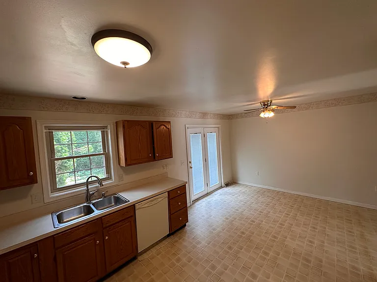 114 Millview Ct — Photo 6