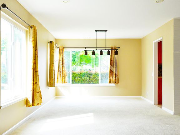 3rd image of 45245 Onondaga Dr