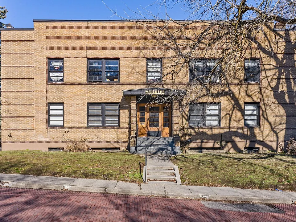 1226 W 5th Ave