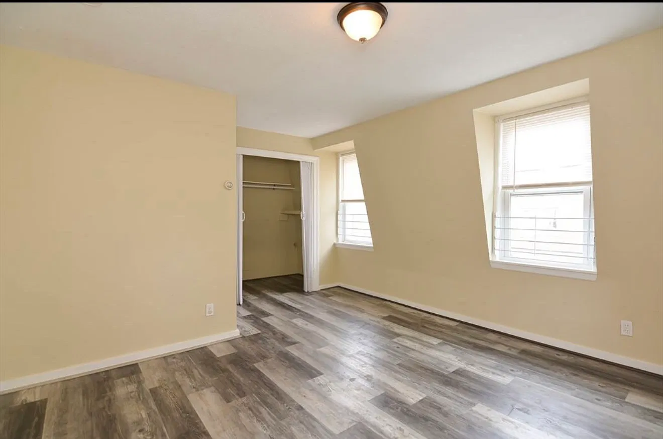 2 bed, 750 sqft, $2,400 — Photo 3