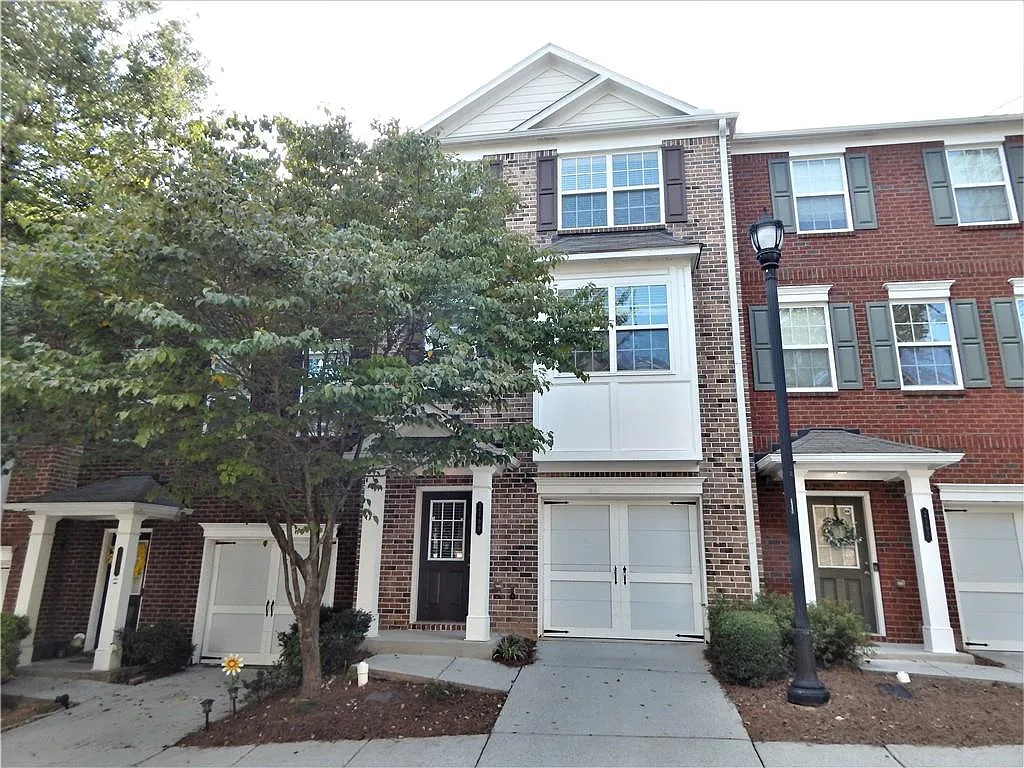 4 bed, 3.5 bath, 1860 sqft, $2,200 — Photo 2