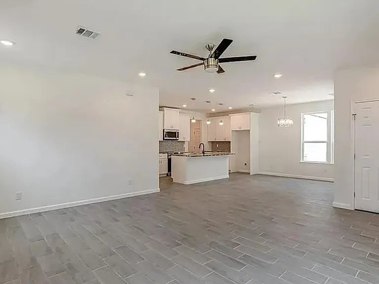 1583 Bonnyview Dr — Photo 8