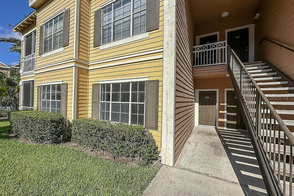 3 bed, 2.0 bath, 1333 sqft, $2,200 — Photo 4