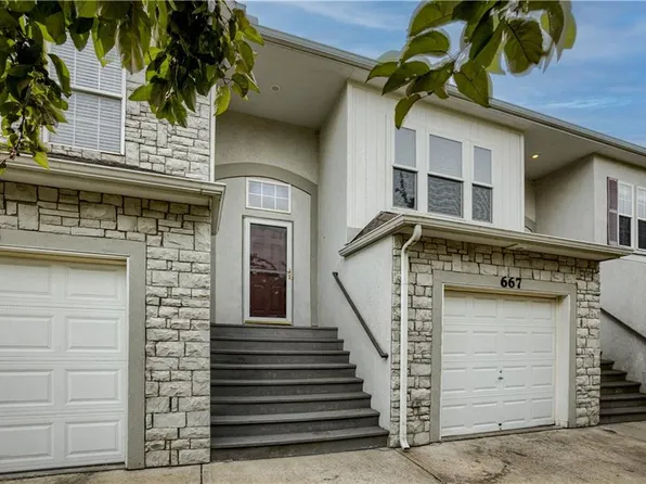 667 S Woodson Ln, Gardner, KS 66030