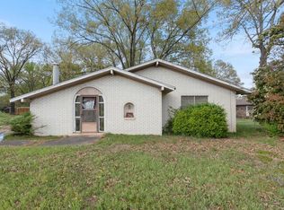 1802 Dave Ward Dr, Conway, AR 72034