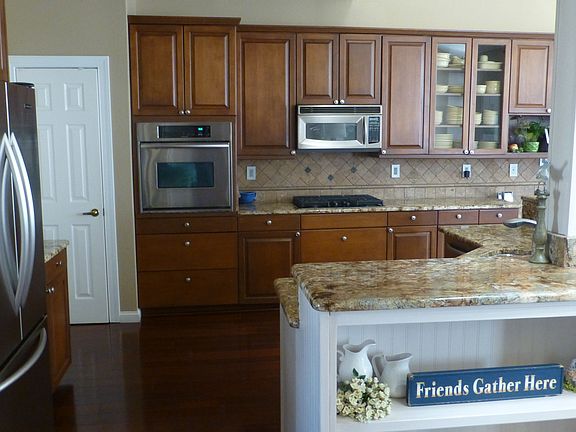3rd image of 11202 Spyglass Hill Ln NE