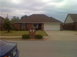 2504 Persimmon St, Springdale, AR 72764