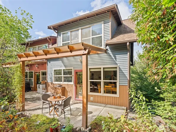 6000 17th Avenue SW #23, Seattle, WA 98106