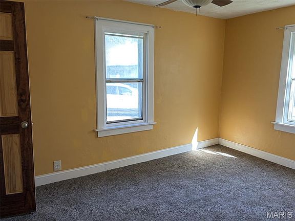 5th image of 2918 Sanford Ave