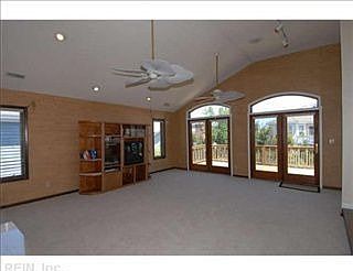 5th image of 516 Surfside Ave