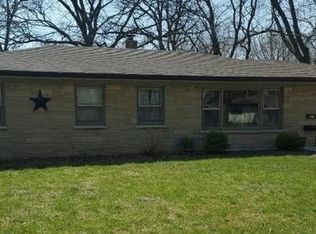 724 N Bel Ayr Dr, Waukesha, WI 53188