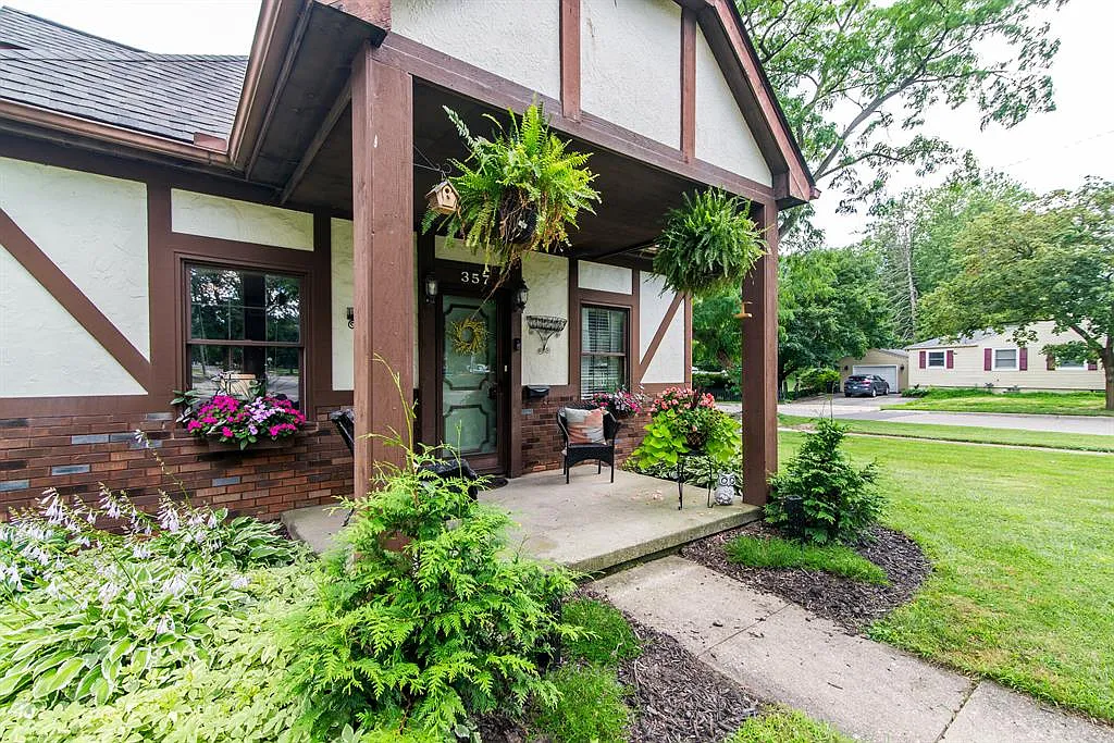 3 bed, 1366 sqft, $2,500 — Photo 3