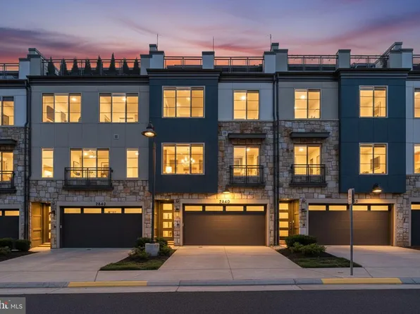 2840 Red Star Ln, Alexandria, VA 22303