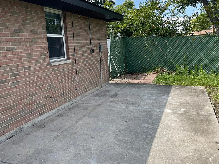 7883 Sebring Dr — Photo 22