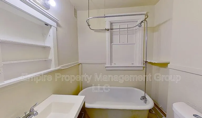 568 Park Ave #2 — Photo 10