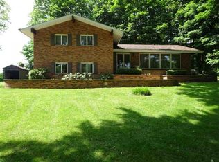 11410 Manor Dr, Plymouth, IN 46563