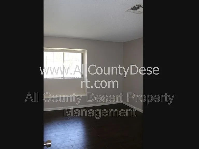 52020 Avenida Mendoza — Photo 9