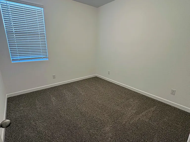 5514 E Rock Bush Ln — Photo 14