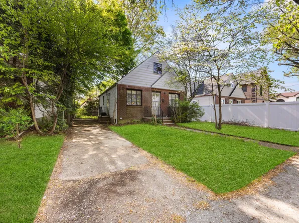 8112 264th Street, Glen Oaks, NY 11004