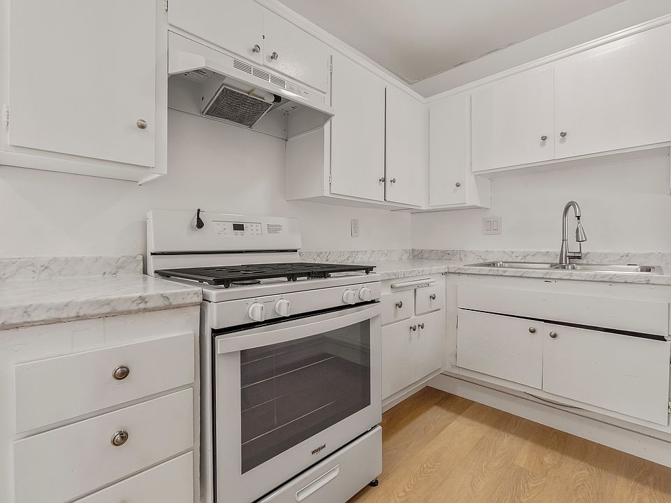 1st image of 25900 Narbonne Ave #9