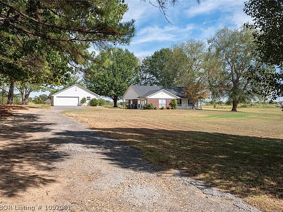 4th image of 2108 N River Rd