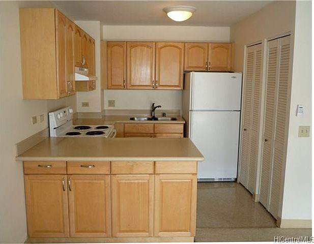 2nd image of 2474 Kapiolani Blvd APT 802