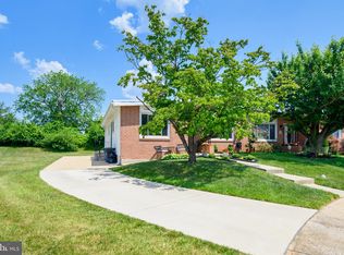 12 Leafydale Ct, Pikesville, MD 21208