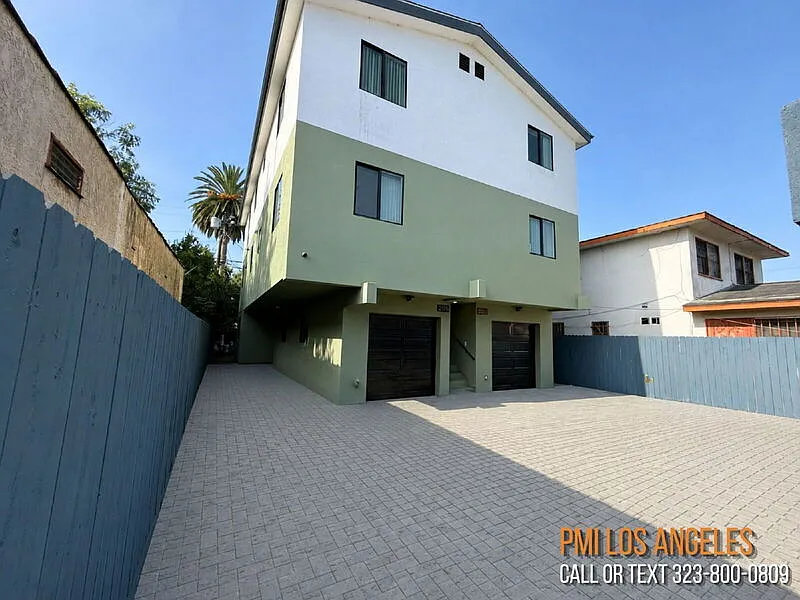 5 bed, 3.0 bath, 1600 sqft, $4,200 — Photo 2