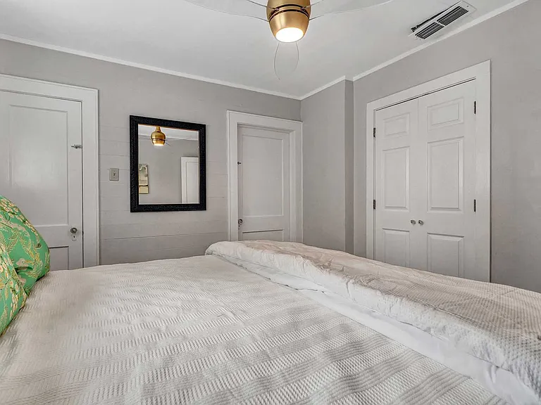 606 W Dobbs St — Photo 10