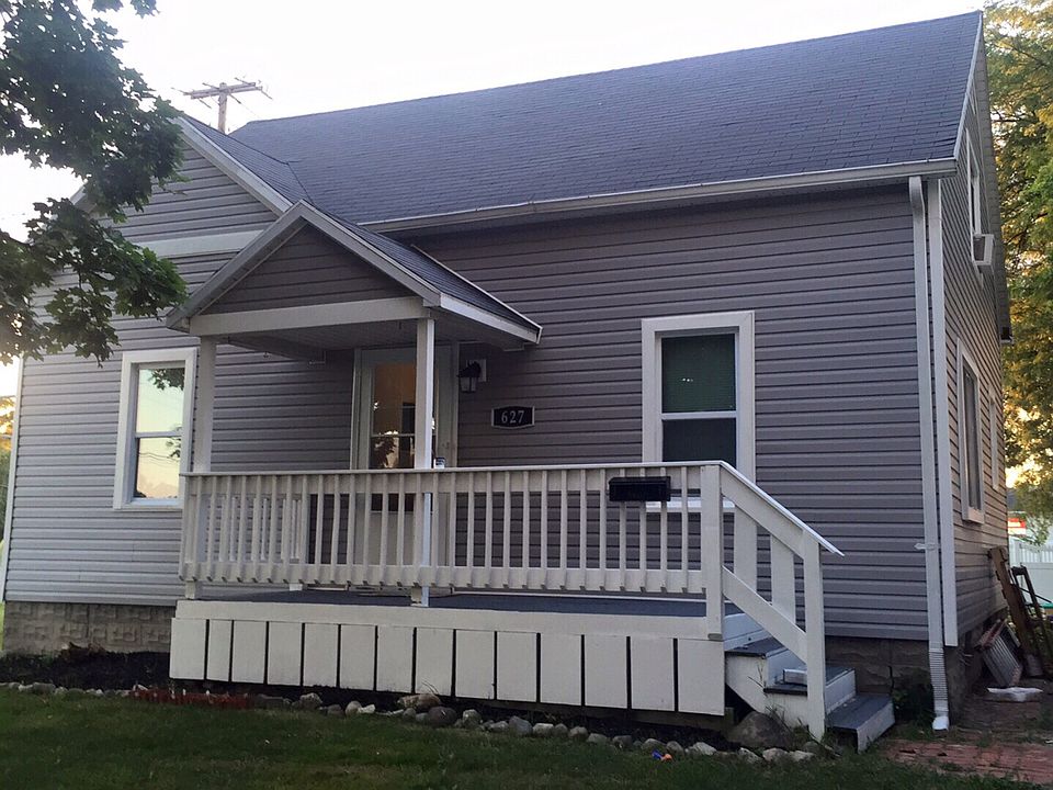 Front of the house 