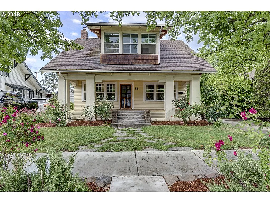 54 Rose Ave photo 1