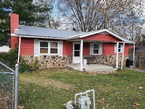 1st image of 427 23rd St