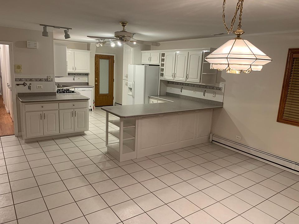 1st image of 8330 W 95th St #2