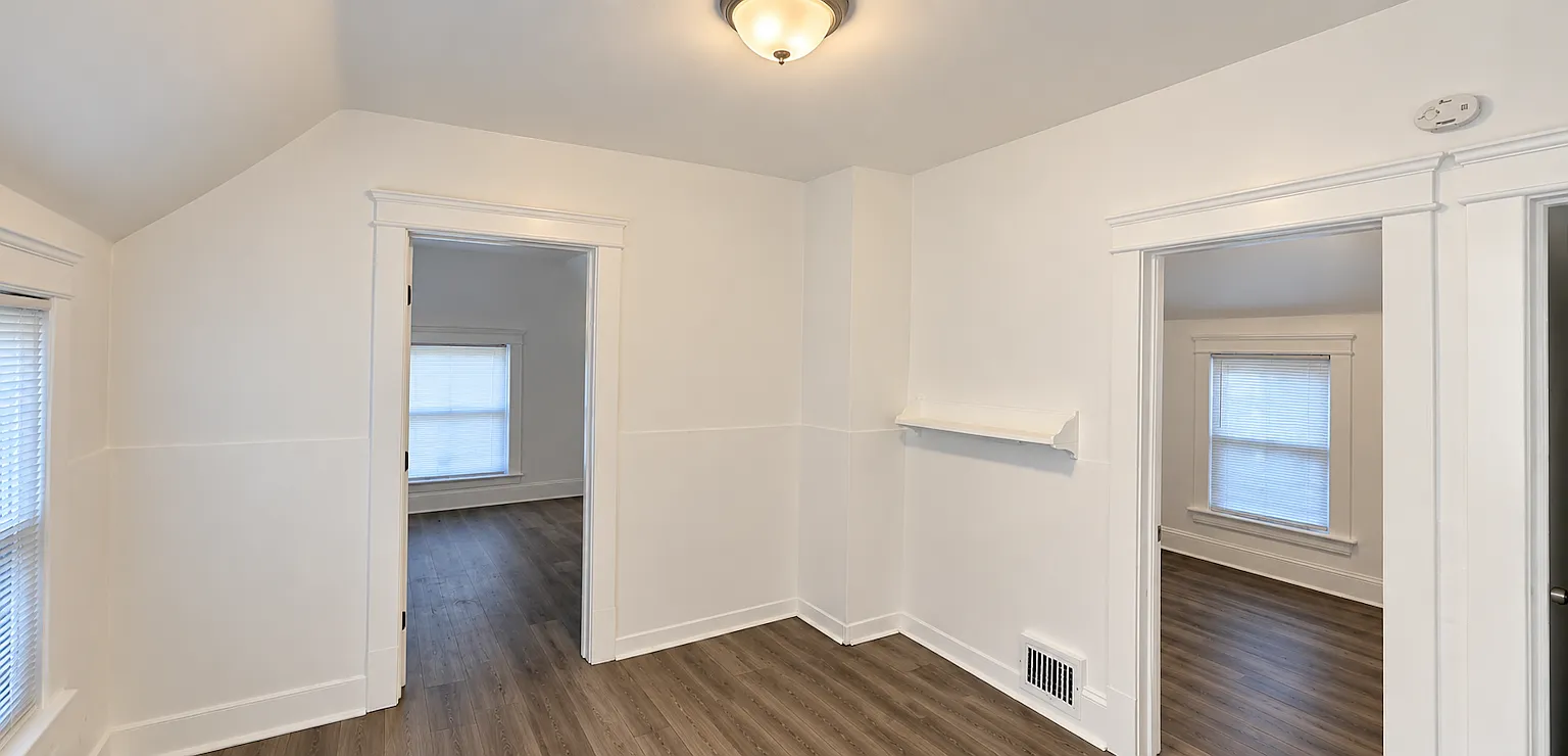 9522 Dunlap Avenue — Photo 2