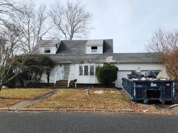 166 Jefferson Ave, Brentwood, NY 11717