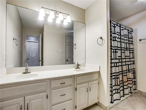 2nd image of 1146 Meadow Park Ln
