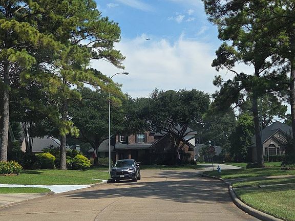 4th image of 8211 Whirlaway Elm Dr
