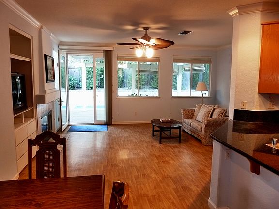 5th image of 8044 Robinson Dr
