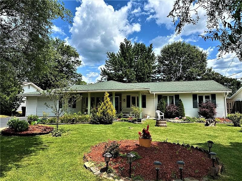 1st image of 411 Sussex Dr