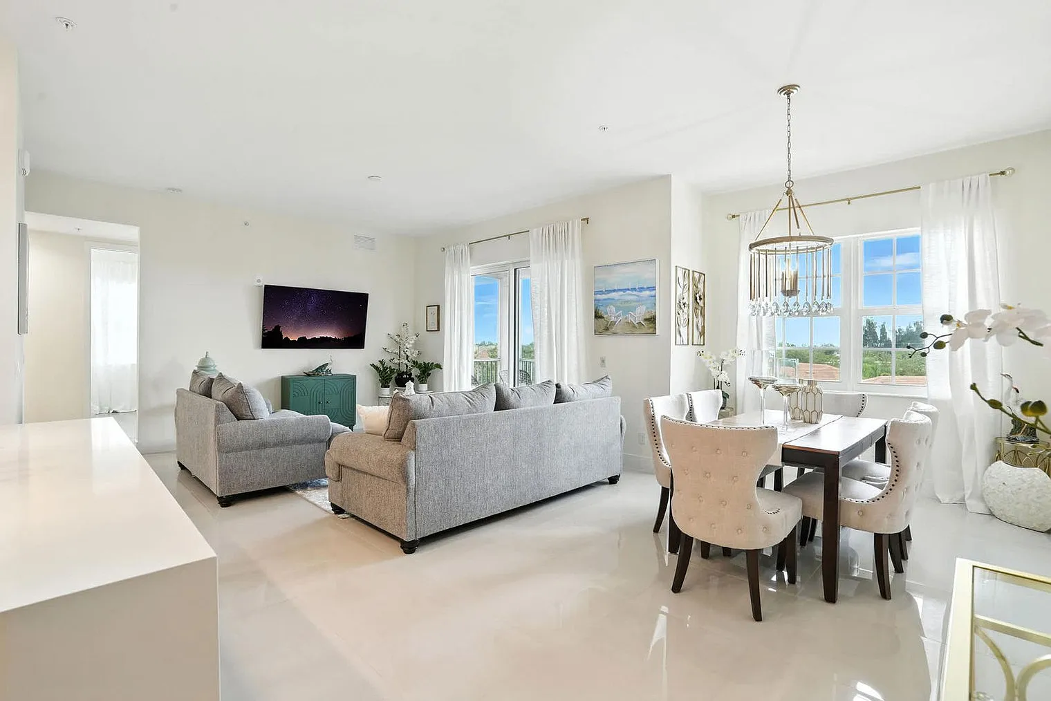 3 bed, 2.0 bath, 1496 sqft, $3,090 — Photo 1