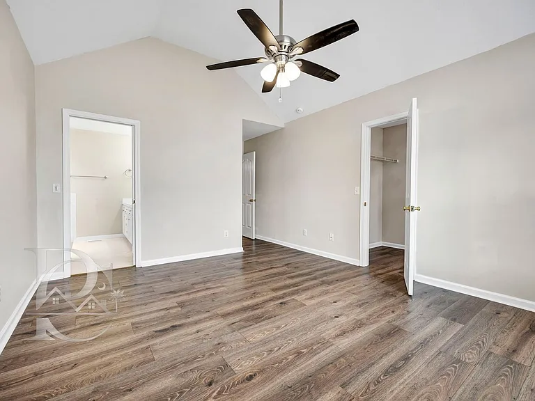 232 Autumnview Ct — Photo 14