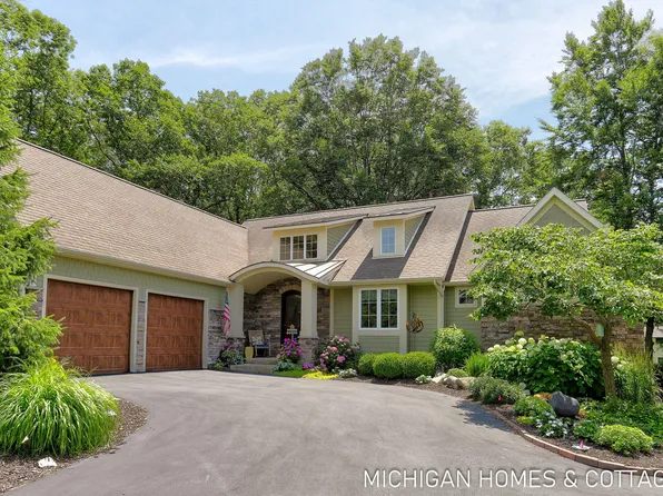 327 S Lakeshore Dr, Holland, MI 49424