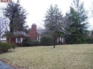 11303 Clayton Rd, Saint Louis, MO 63131