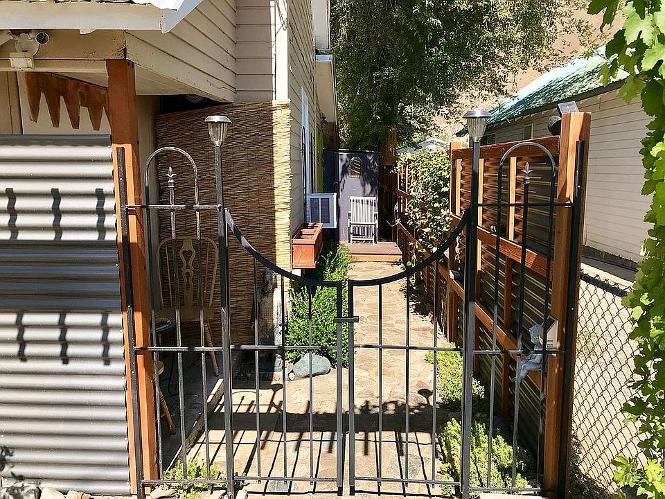 2nd image of 210 W Pleasant Ave