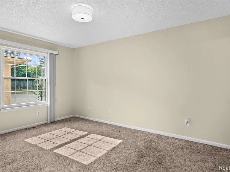 4911 Oak Hill Dr #3 — Photo 20