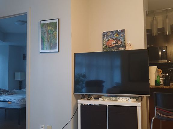 2nd image of 200 Victoria St #1010