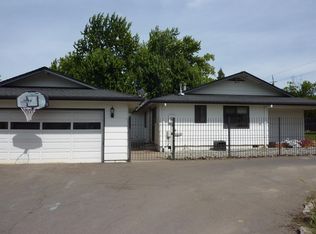 1150 S Stage Rd, Medford, OR 97501