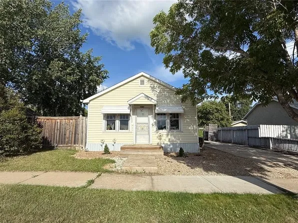 1832 101st STREET, North Battleford, SK S9A 1B1